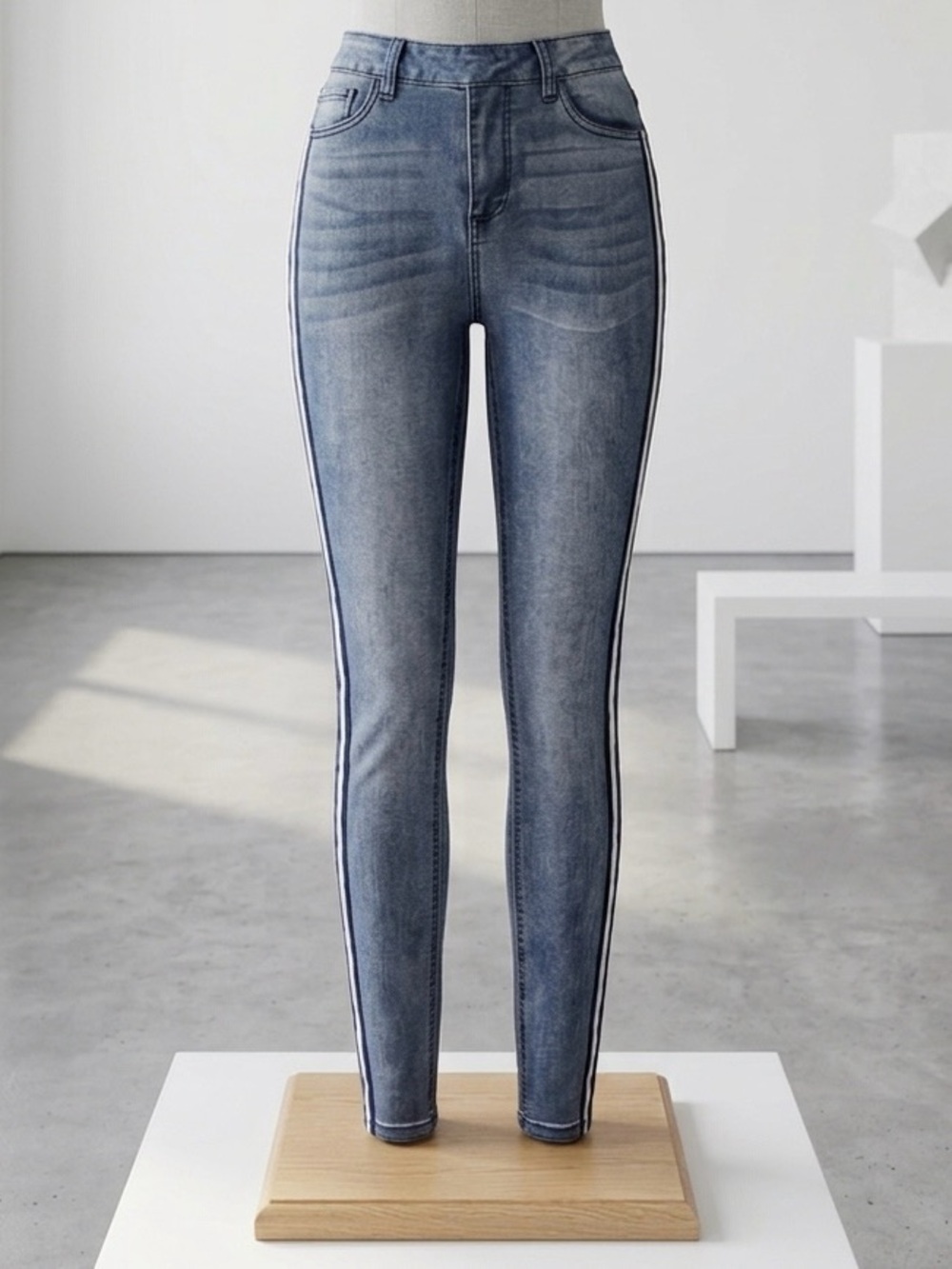Kaffe| EURO Chic High Rise Skinny Jeans w/Blue Side-Stripe Sz M (8-10)